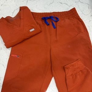 FIGS ****DISCONTINUED**** 🍂 PERFECT FOR FALL 🍂

TOP ONLY (pants sold)